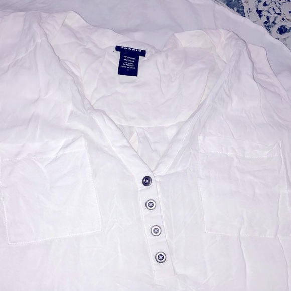 Torrid size 1X slightly sheer white tunic top - Picture 5 of 7